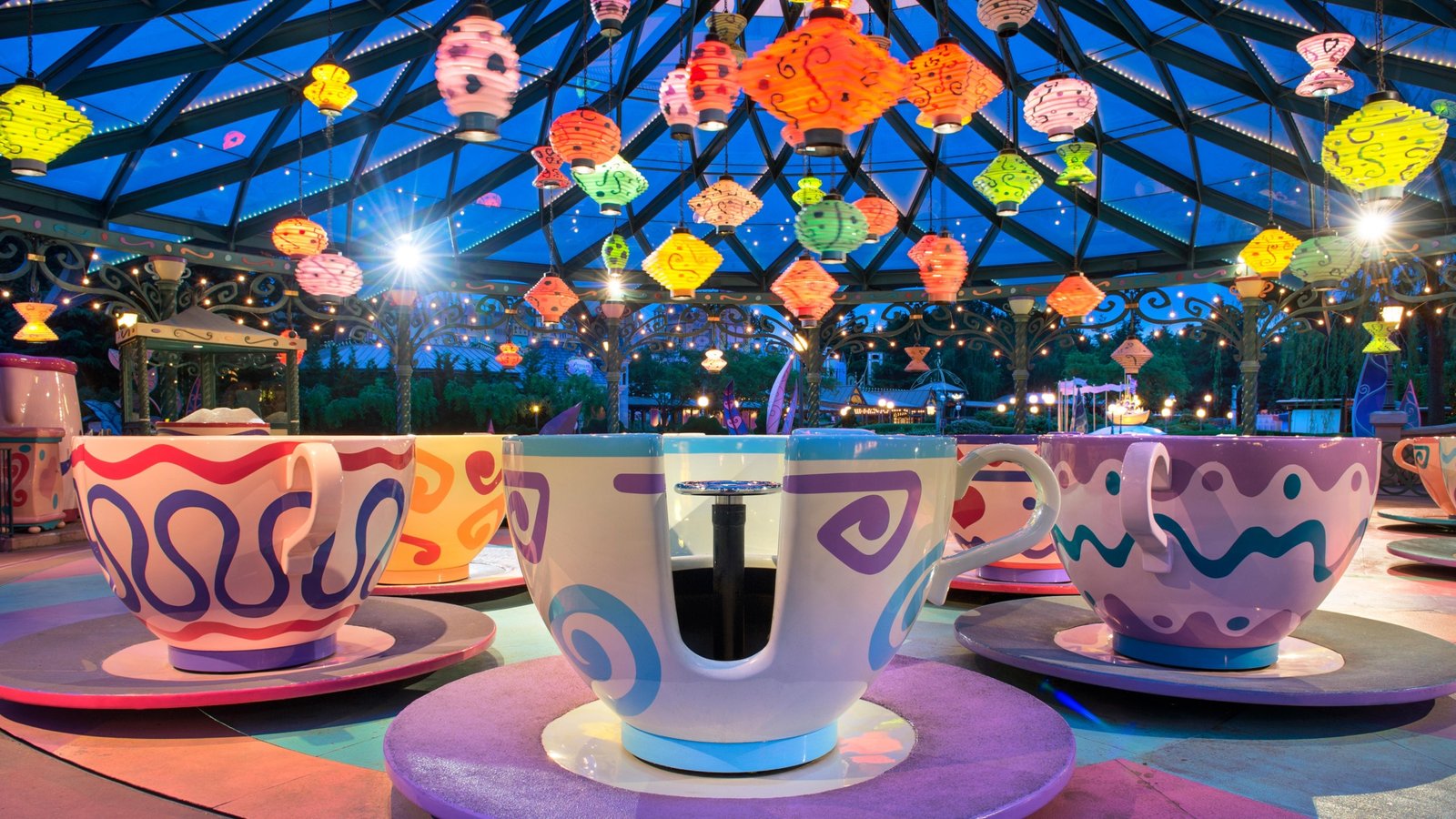 Mad hatters teacups