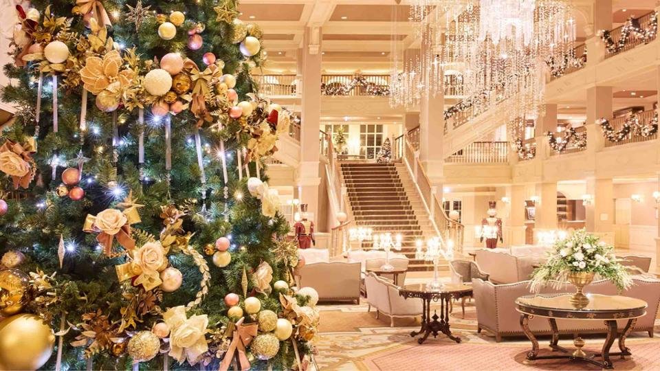 Disneyland Hotel lobby at Christmas